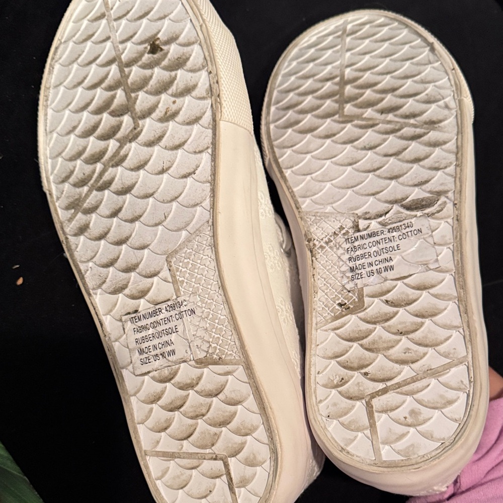 Torrid Women's White Eyelet Sneakers - Picture 3 of 5